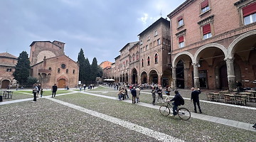 Bologna: un viaggio tra canali nascosti e torri secolari